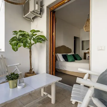 House Putignani 181 * باري